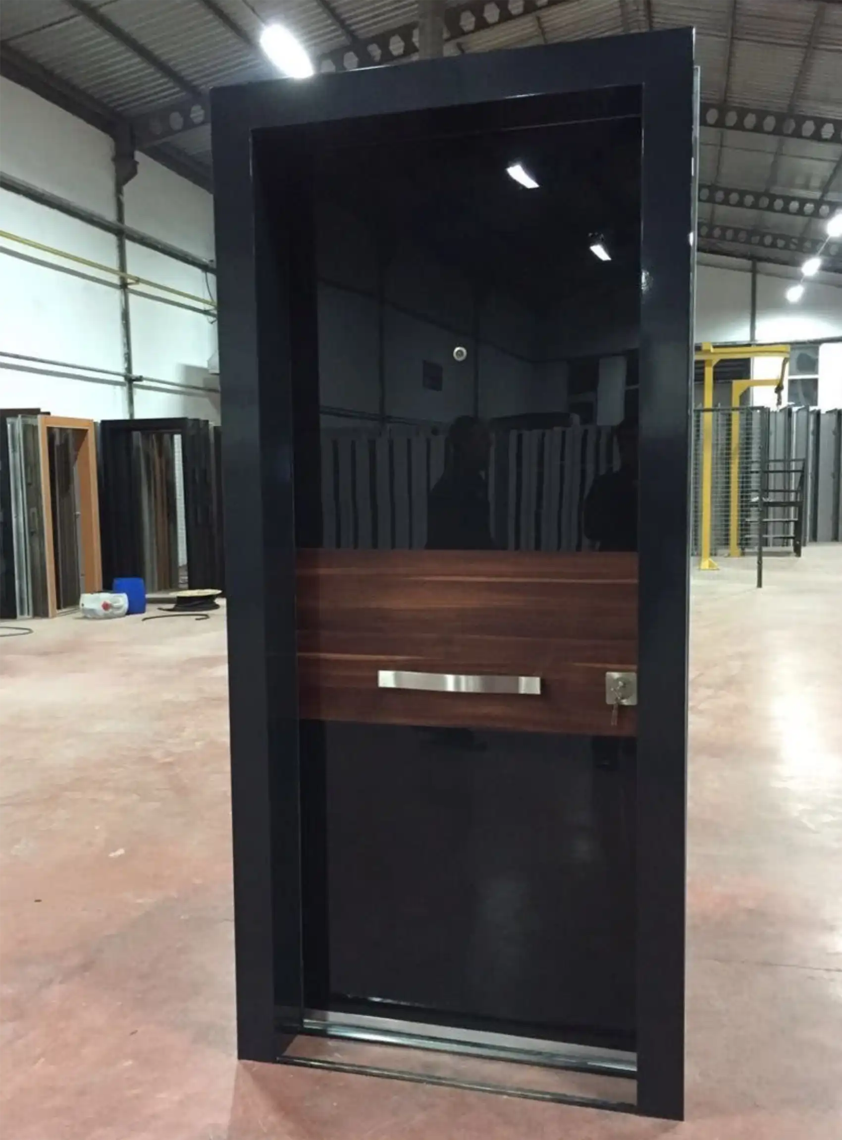 درب ورودی ایمنی (ضدسرقت) با رویه لمینیت / چرم / شیشه / سنگ